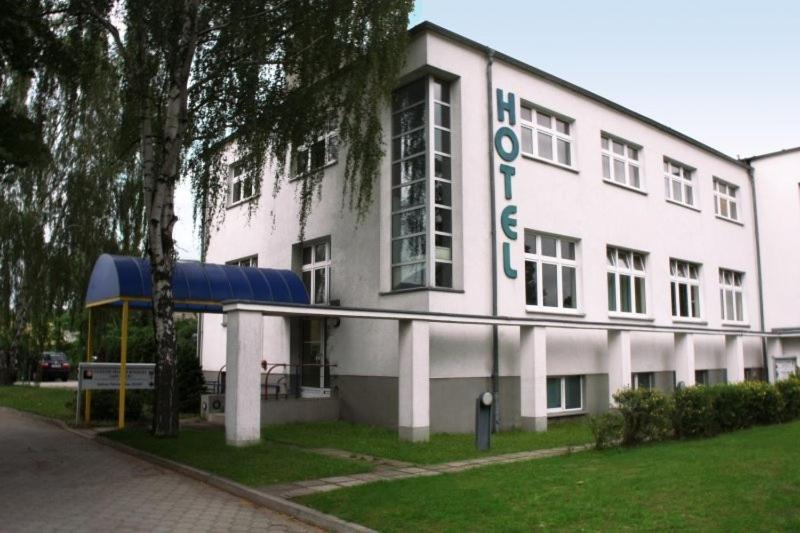 Amarillo Hotel Фелтен Екстериор снимка